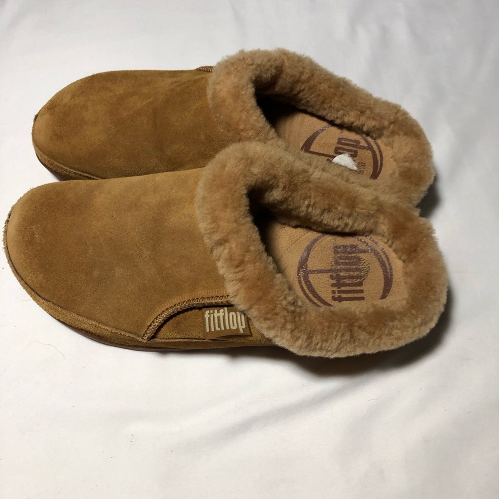 Fitflops shearling lined tan suede womens clogs 10 EUC cozy minimalist